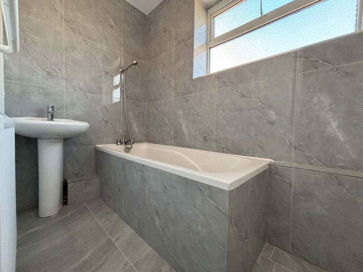 Refurbished 4 Bedroom House  - High Wycombe