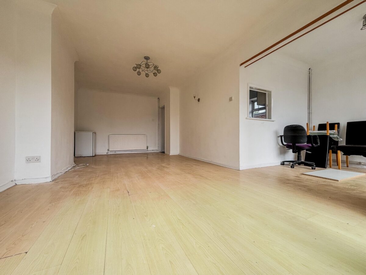 Refurbished 4 Bedroom House  - High Wycombe