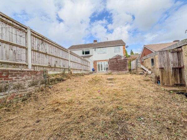 Refurbished 4 Bedroom House  - High Wycombe
