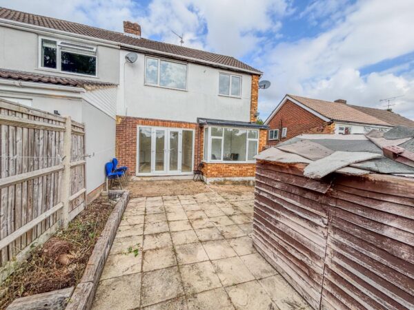 Refurbished 4 Bedroom House  - High Wycombe