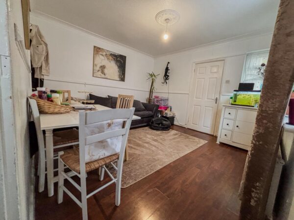 3/4 Bedroom House  - High Wycombe