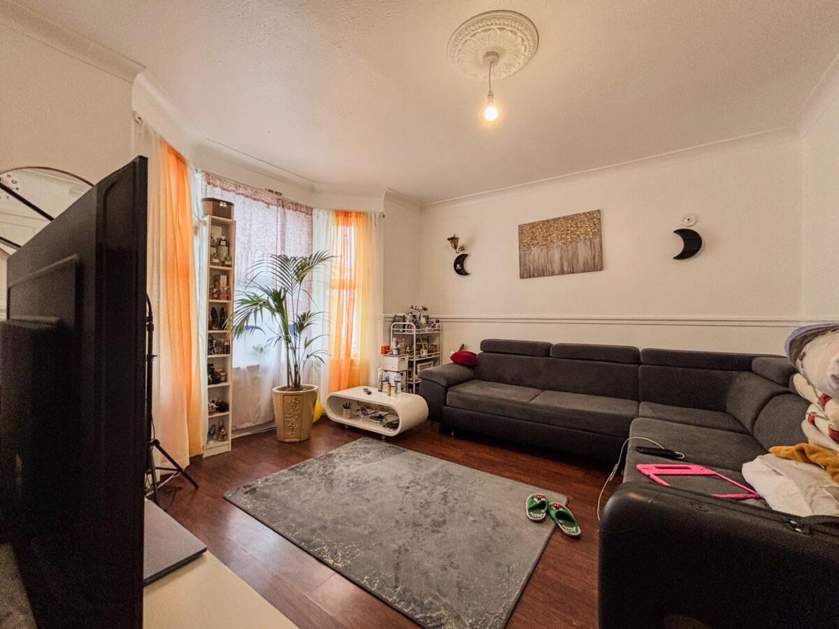 3/4 Bedroom House  - High Wycombe
