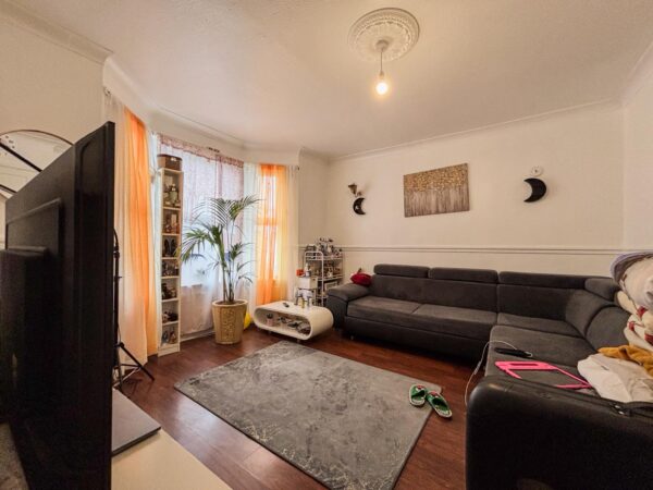 3/4 Bedroom House  - High Wycombe