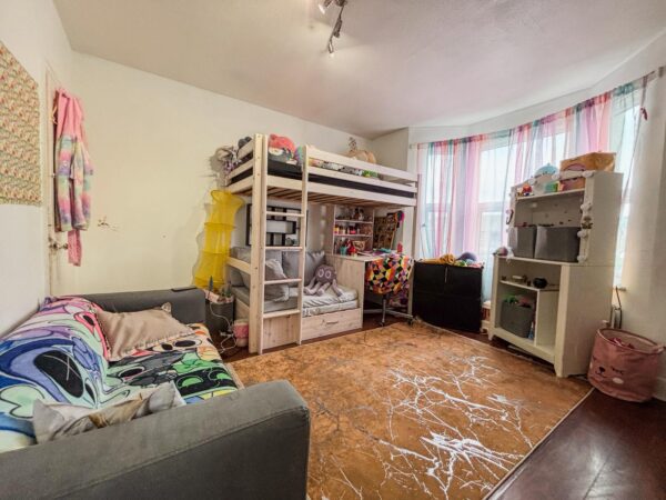 3/4 Bedroom House  - High Wycombe