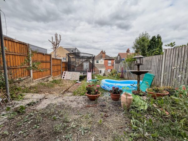 3/4 Bedroom House  - High Wycombe