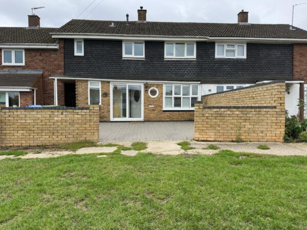 Furnished 4 Bedroom House  - High Wycombe