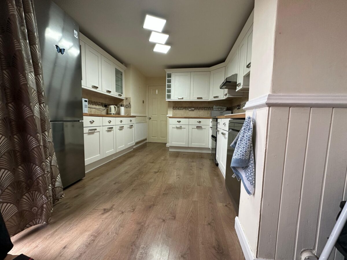 Furnished 4 Bedroom House  - High Wycombe
