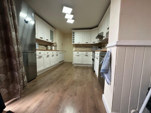 Furnished 4 Bedroom House  - High Wycombe