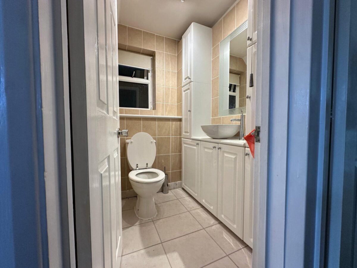 Furnished 4 Bedroom House  - High Wycombe