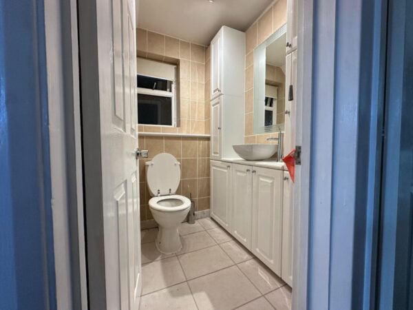 Furnished 4 Bedroom House  - High Wycombe