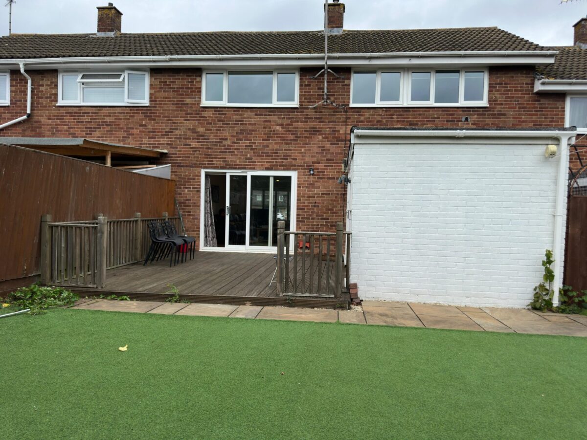 Furnished 4 Bedroom House  - High Wycombe
