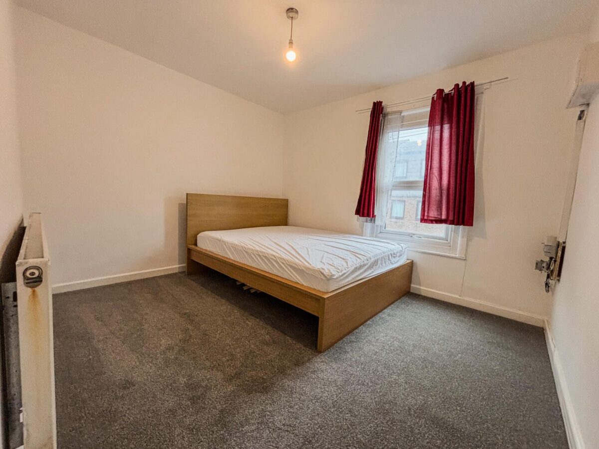 2 Bedroom Flat  - High Wycombe