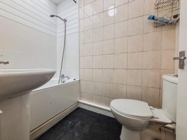 2 Bedroom Flat  - High Wycombe