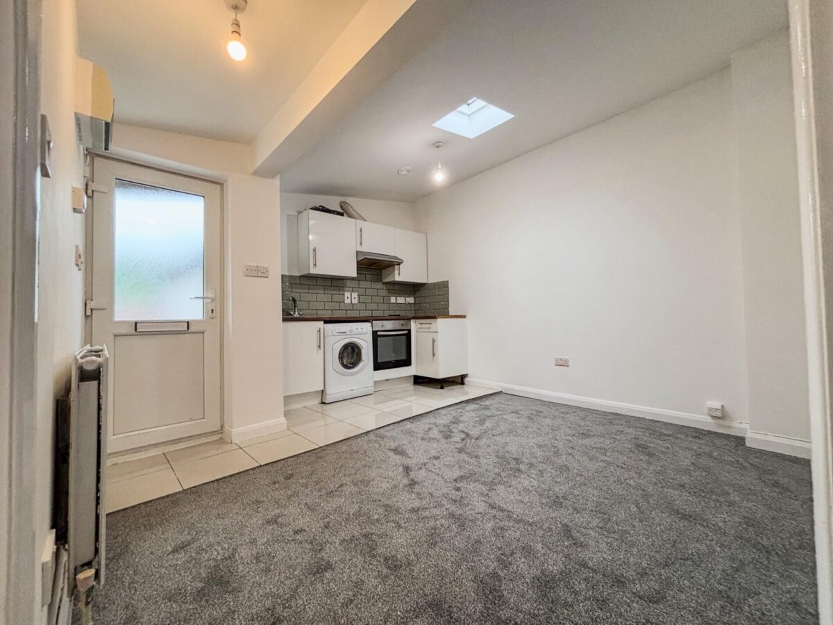2 Bedroom Flat  - High Wycombe