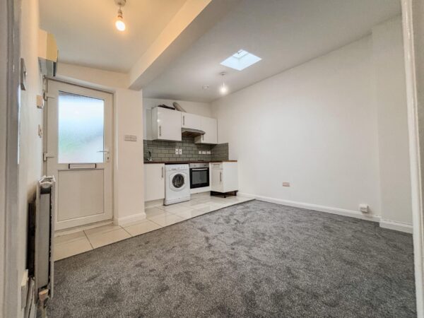 2 Bedroom Flat  - High Wycombe
