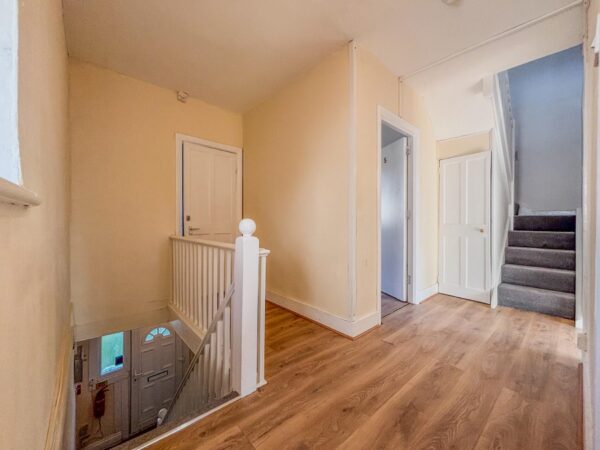 5 Bedroom House  - High Wycombe