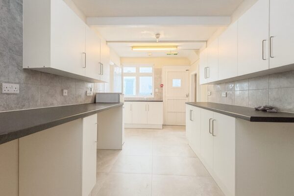 5 Bedroom House  - High Wycombe