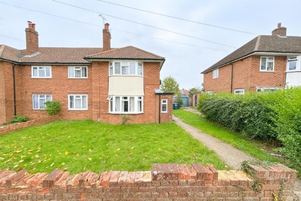 2 Bedroom Flat  - High Wycombe
