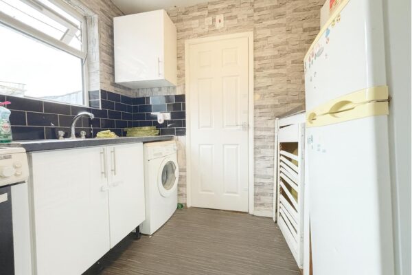 2 Bedroom Flat To  - High Wycombe