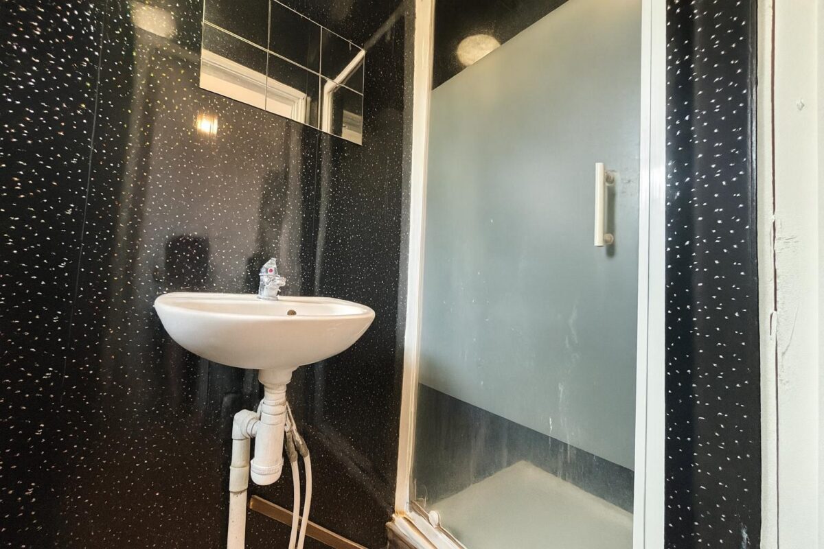 2 Bedroom Flat To  - High Wycombe