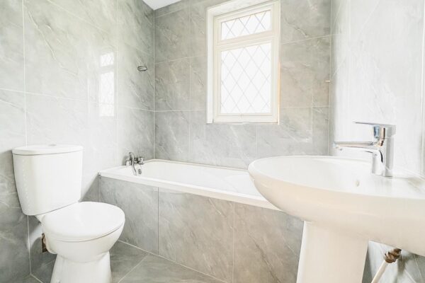 5 Bedroom House  - High Wycombe