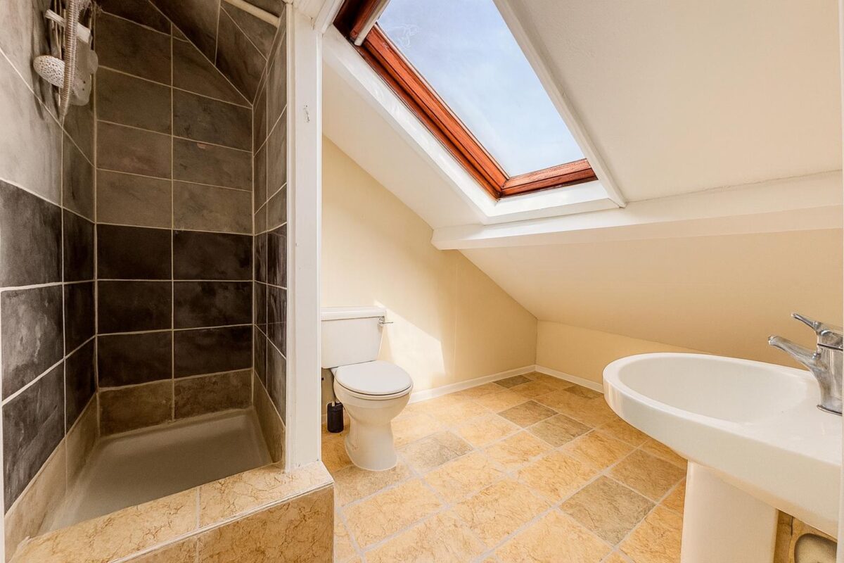 5 Bedroom House  - High Wycombe
