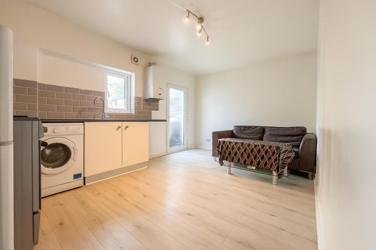 1 Bedroom Flat  - High Wycombe
