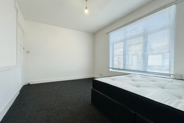 Large Furnished Room  - High Wycombe
