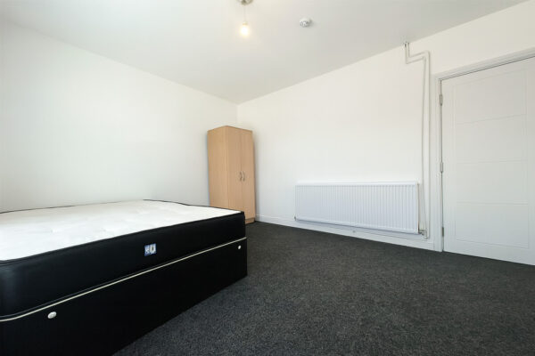 Large Furnished Room  - High Wycombe