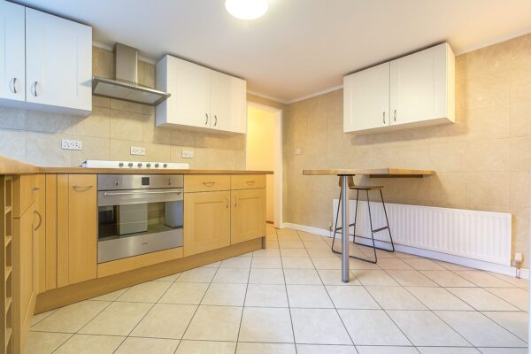 2 Bedroom Flat  - High Wycombe