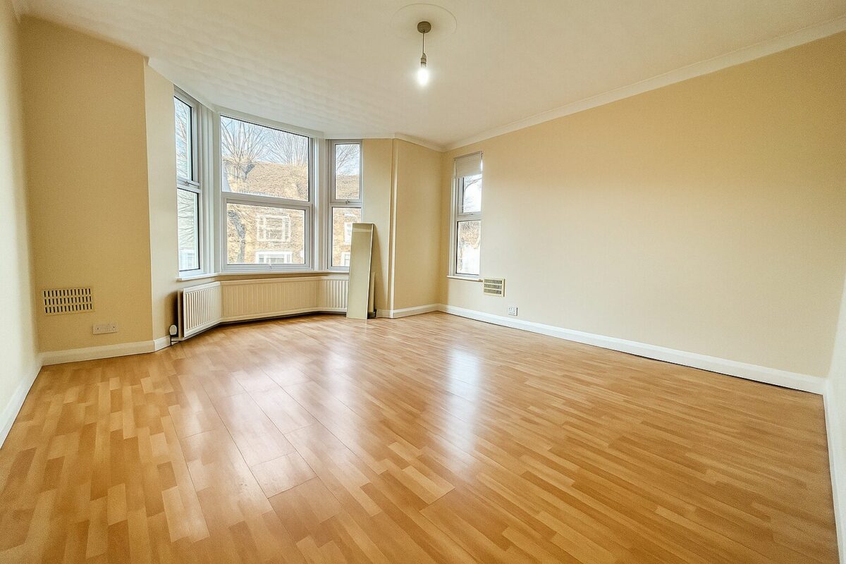2 Bedroom Flat  - High Wycombe