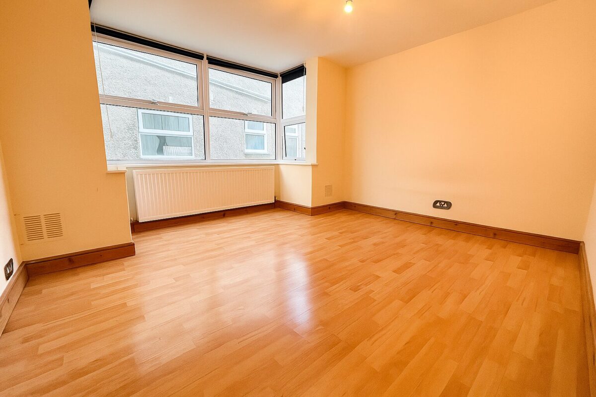 2 Bedroom Flat  - High Wycombe