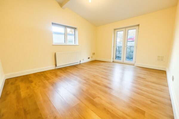 2 Bedroom Flat  - High Wycombe