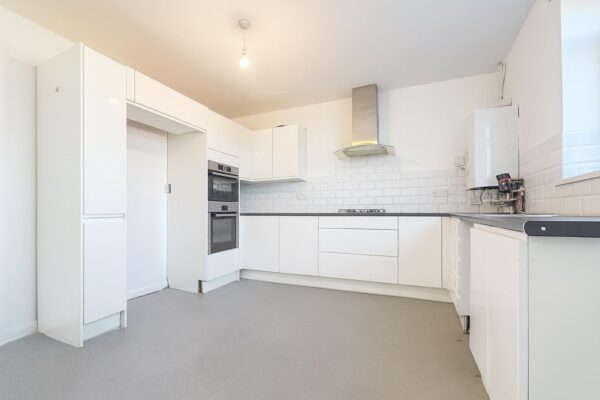 2 Bedroom Flat  - High Wycombe
