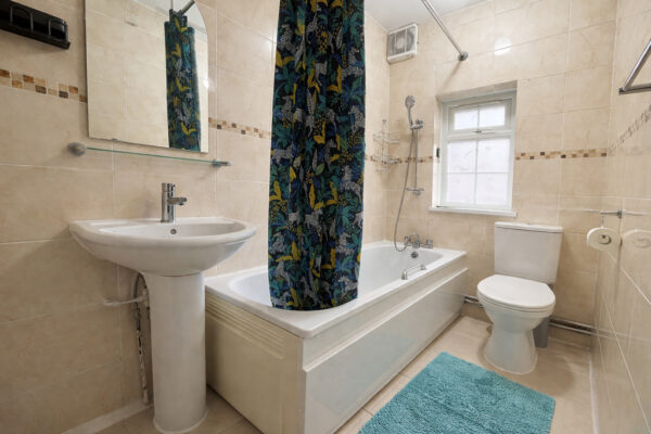 3 Bedroom House  - High Wycombe
