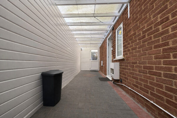 3 Bedroom House  - High Wycombe