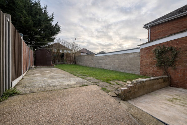 3 Bedroom House  - High Wycombe