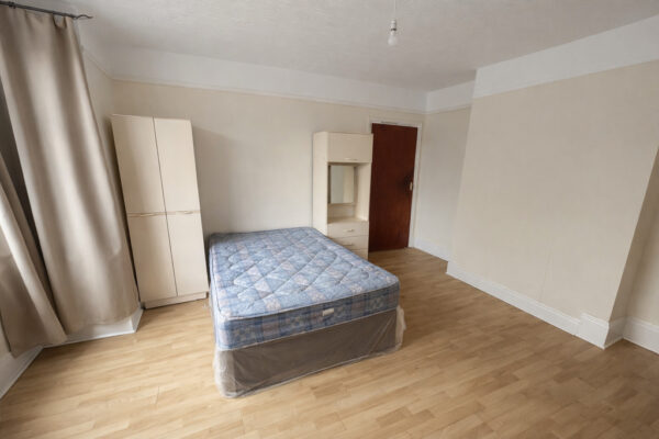 1/2 Bedroom Flat  - High Wycombe
