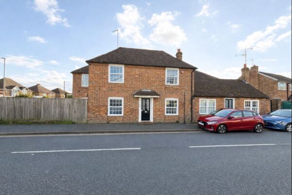 2 Bedroom Flat  - High Wycombe
