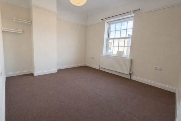 2 Bedroom Flat  - High Wycombe