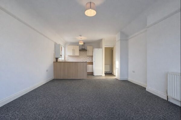 2 Bedroom Flat  - High Wycombe