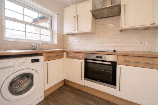 2 Bedroom Flat  - High Wycombe