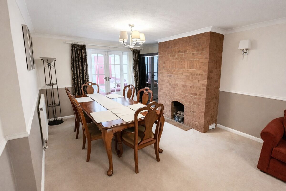 4 Bed Semi-Detached, Walton Drive. High Wycombe, Buckinghamshire, HP13 6TS