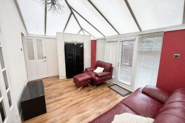 4 Bed Semi-Detached, Walton Drive. High Wycombe, Buckinghamshire, HP13 6TS