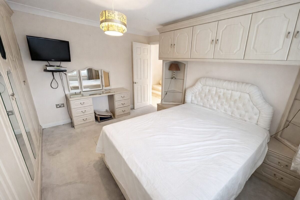 4 Bed Semi-Detached, Walton Drive. High Wycombe, Buckinghamshire, HP13 6TS