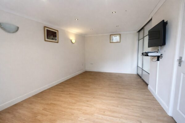 4 Bed Semi-Detached, Walton Drive. High Wycombe, Buckinghamshire, HP13 6TS