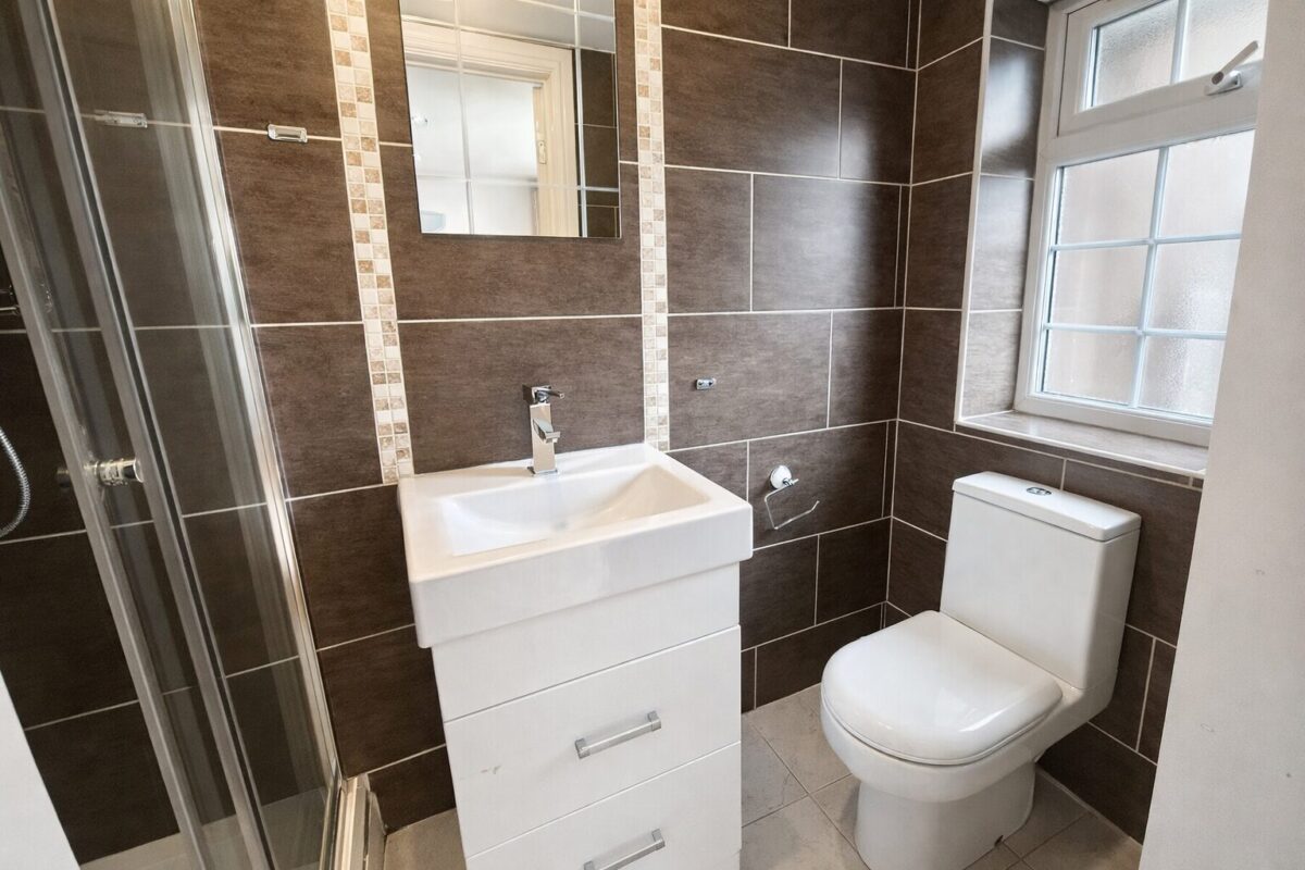 4 Bed Semi-Detached, Walton Drive. High Wycombe, Buckinghamshire, HP13 6TS