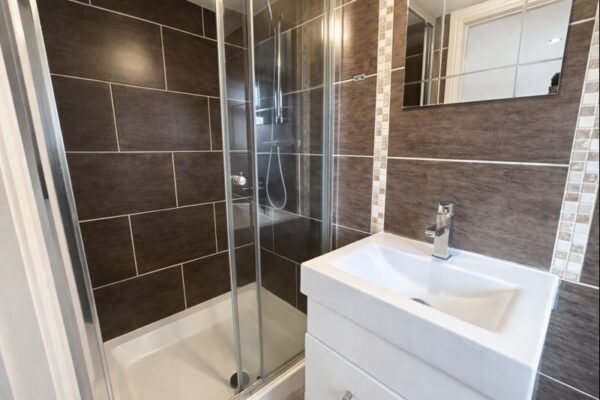 4 Bed Semi-Detached, Walton Drive. High Wycombe, Buckinghamshire, HP13 6TS