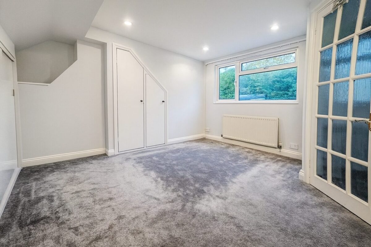 4 Bedroom House  - High Wycombe