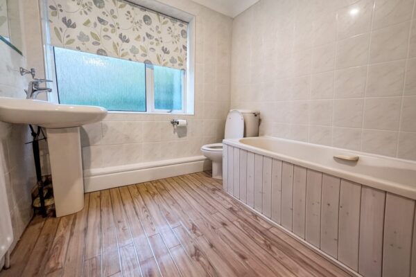 4 Bedroom House  - High Wycombe